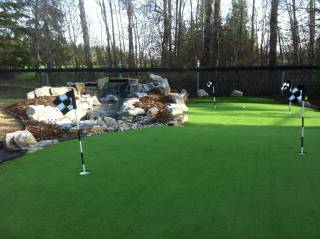 Putting Greens & Synthetic Turf